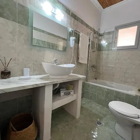 Apart-hotel Elves Studios& Apartment's 2*