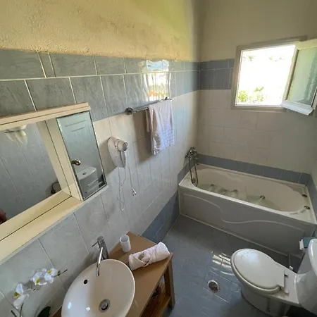 Apart-hotel Elves Studios& Apartment's 2*